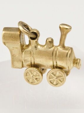 Rare Vintage European 8K Gold Steam Train Charm with Articulated Movable Wheels